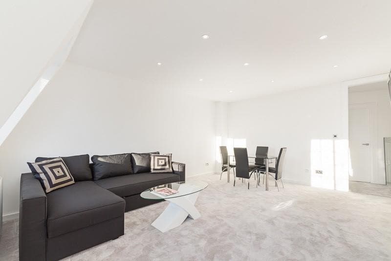 Kings Court North, Kings Road, Chelsea, London, SW3 5EQ