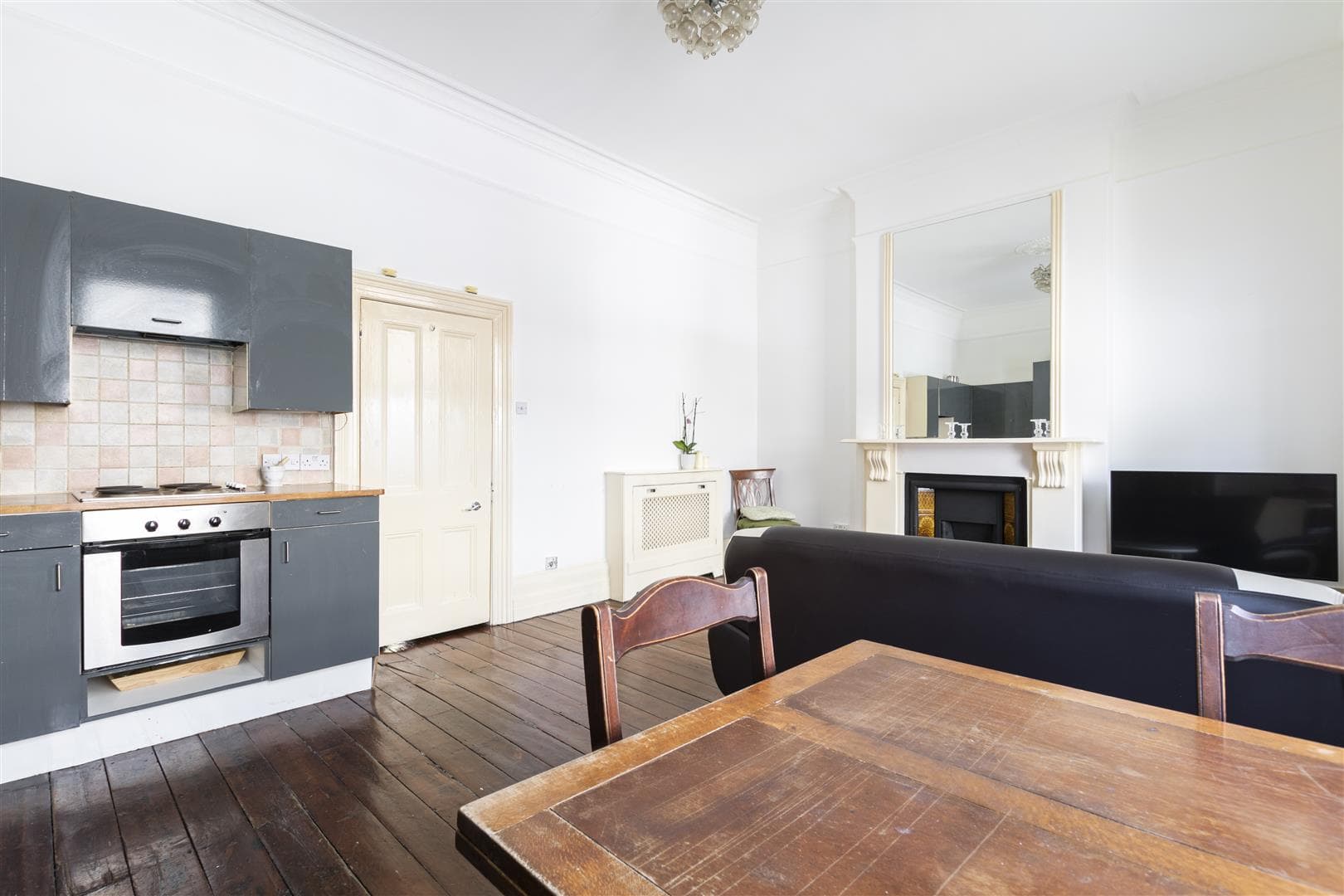 Earls Court Road, Earls Court, London, SW5 9BQ