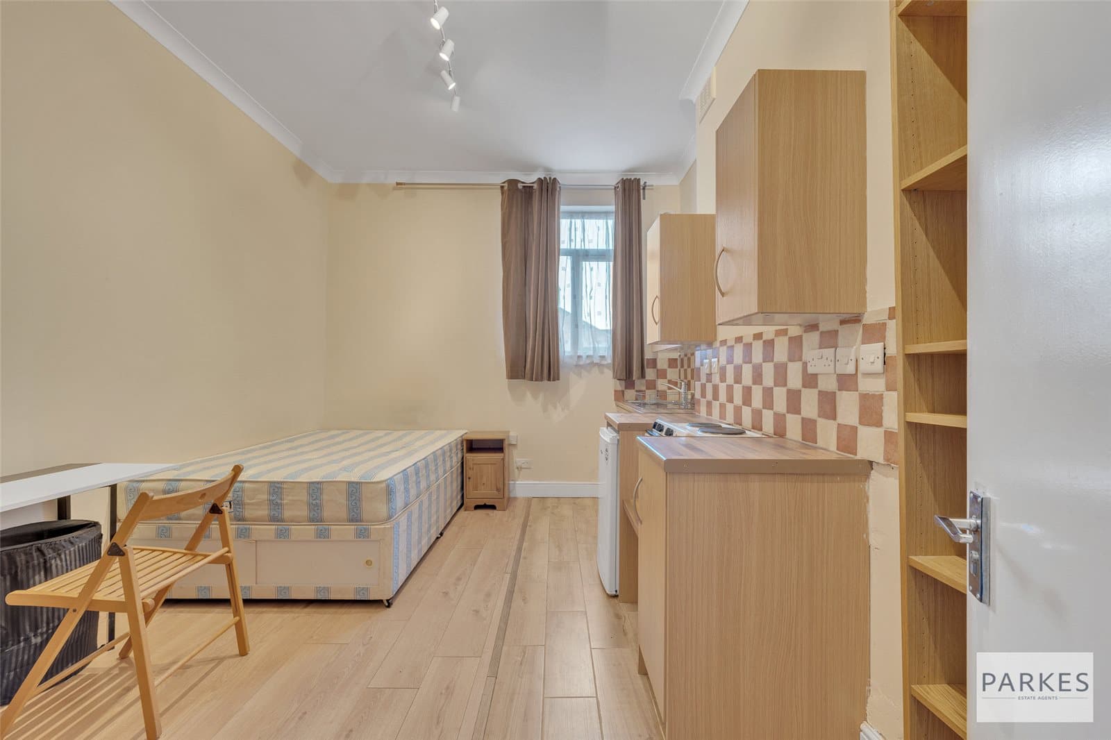 Uxbridge Road, London, W12 8LH