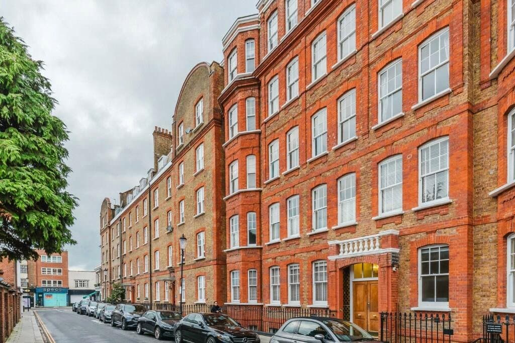 Warwick Chambers, 19- 28 Pater Street, London, W8 6EN