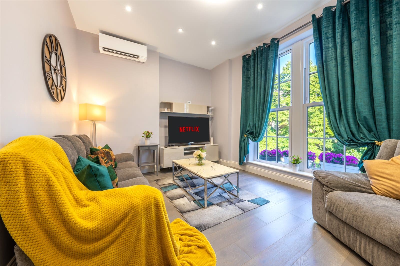 Carlton Vale, Maida Vale, London, NW6 5EE