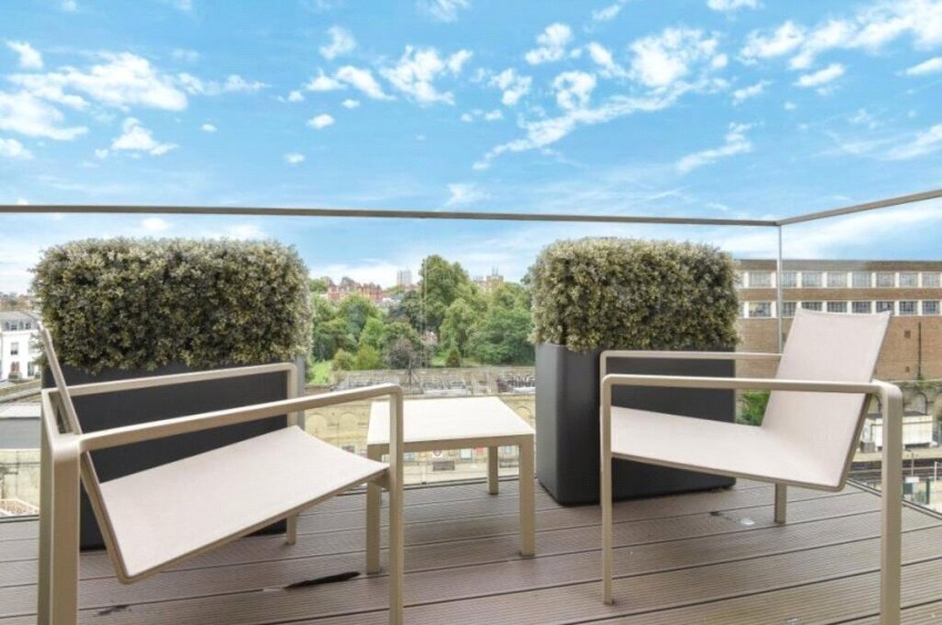 Images for Lilie Square, London